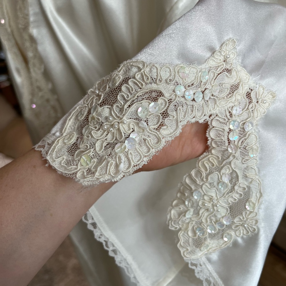 Vintage Victoria's Secret Bridal Robe Dressing Gown with lace sequins - Picture 9 of 11